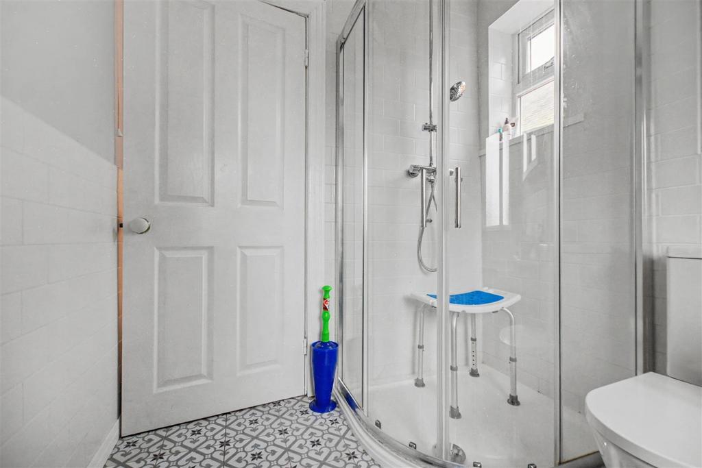 Bathroom 2.jpeg