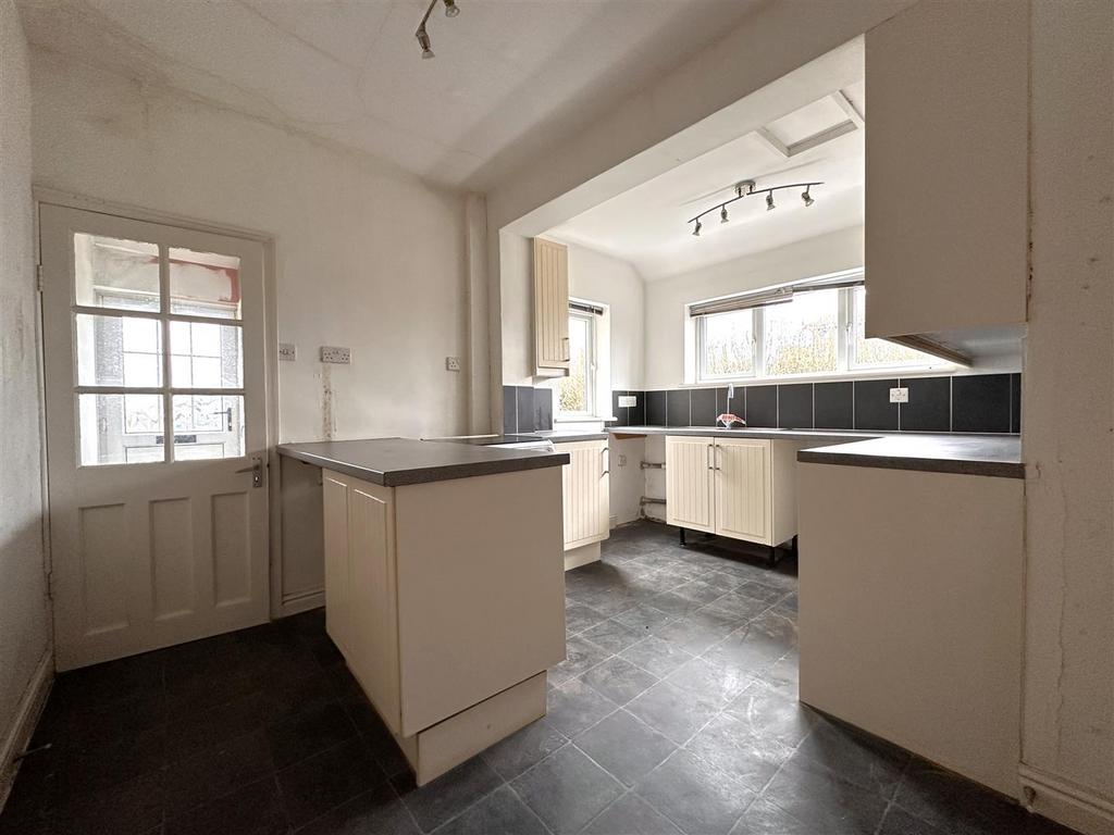 Kitchen 472