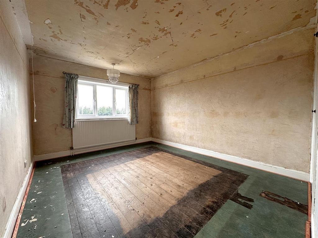 Master Bedroom 437