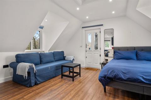 Studio to rent, Bagshot Road, Berkshire SL5