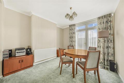 3 bedroom terraced house for sale, Middleton Avenue, London E4