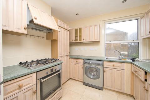 3 bedroom flat for sale, Earls Avenue, Folkestone, Kent, CT20