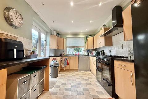 3 bedroom semi-detached house for sale, Clarence Road, Ipswich IP3