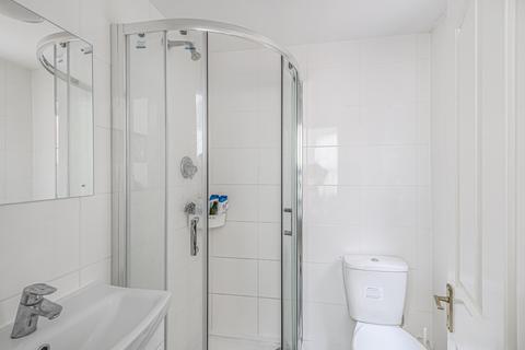 Studio to rent, Manstone Road, London, NW2