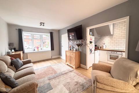 2 bedroom end of terrace house for sale, Hartington Road, Manchester M30