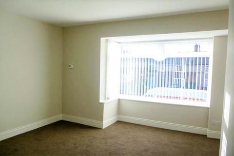 2 bedroom flat to rent, The Meadows, Gosforth