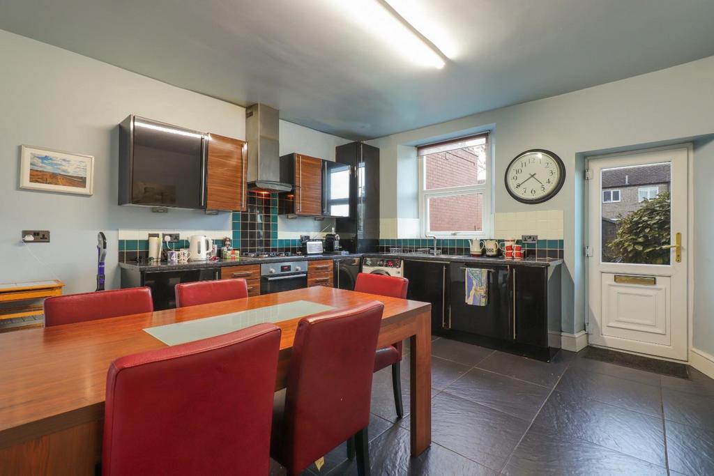 Dining kitchen