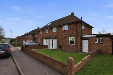 undefined, Chase Cross Road, Romford, Collier Row, RM5 3XR