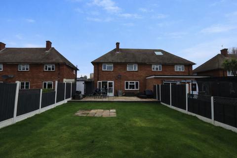 undefined, Chase Cross Road, Romford, Collier Row, RM5 3XR