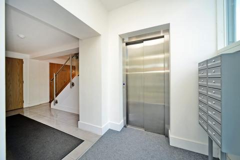 1 bedroom apartment to rent, KINSHERON PLACE, EAST MOLESEY, KT8