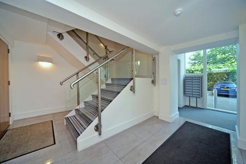 1 bedroom apartment to rent, KINSHERON PLACE, EAST MOLESEY, KT8