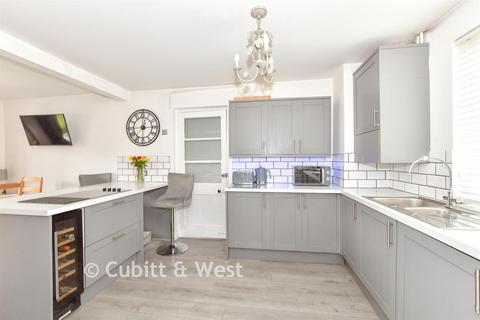 3 bedroom semi-detached house for sale, Deerhurst Crescent, Portsmouth PO6