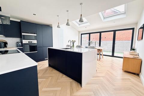 5 bedroom semi-detached house for sale, Applemint Close, Broadheath, Altrincham