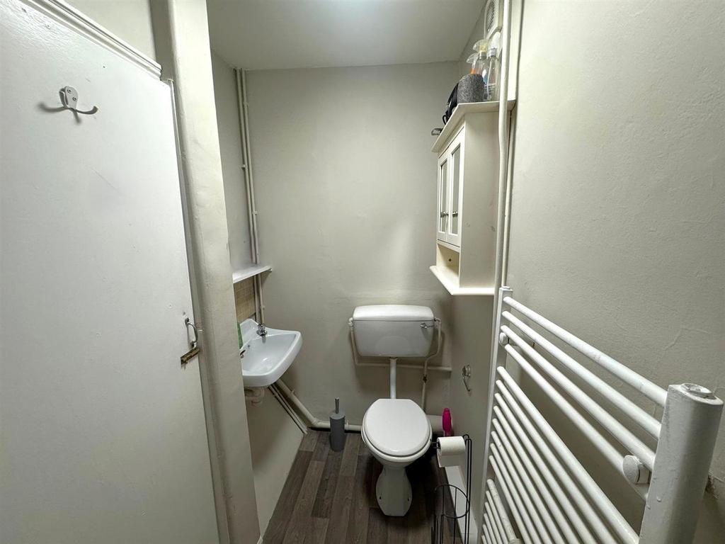 Bathroom.jpg