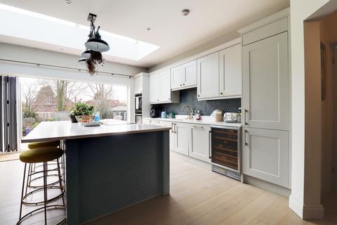 undefined, Peaks Hill, Purley CR8