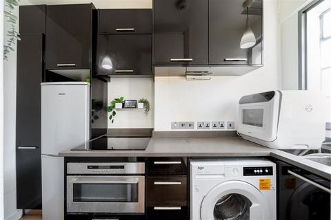 1 bedroom flat for sale, Camden Road, London NW1