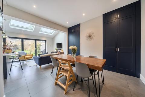 4 bedroom terraced house for sale, Wellmeadow Road, Hither Green, London, SE6