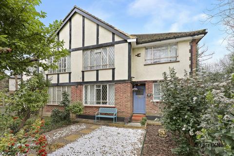 2 bedroom apartment for sale, Queens Road, Buckhurst Hill, IG9