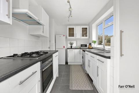 2 bedroom apartment for sale, Queens Road, Buckhurst Hill, IG9