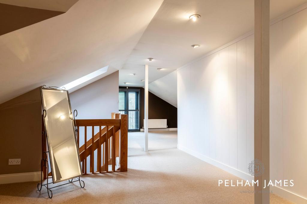 Principal Suite, 10 Reeves Lane, Wing
