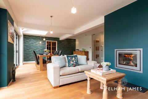 4 bedroom detached house for sale, Reeves Lane, Wing, LE15