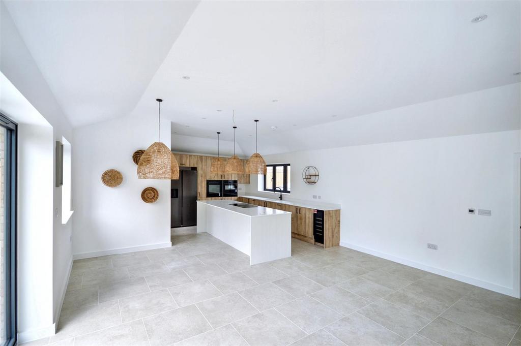 Open plan Kitchen (3).jpeg