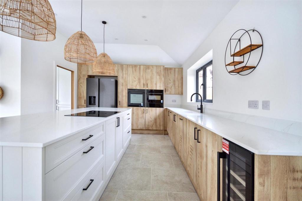 Open plan Kitchen (5).jpeg