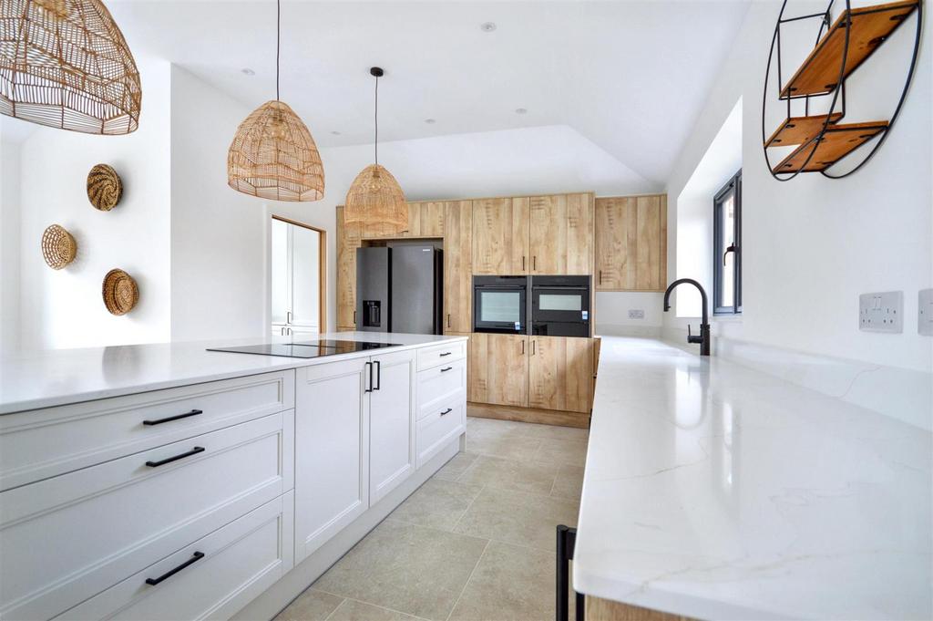 Open plan Kitchen (6).jpeg