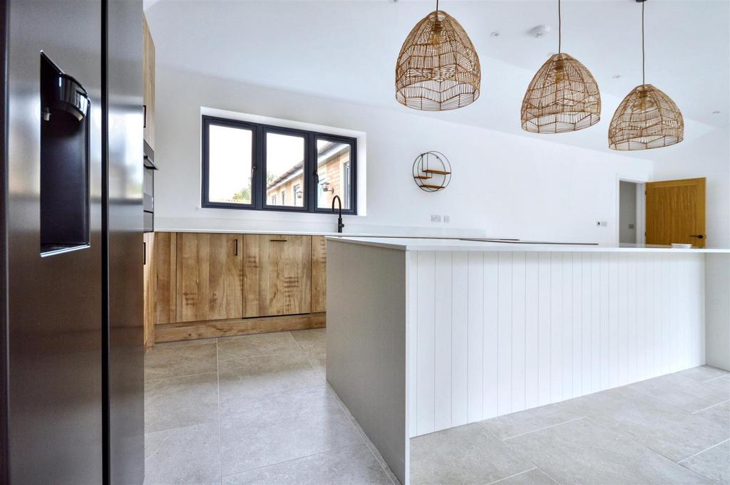 Open plan Kitchen (7).jpeg