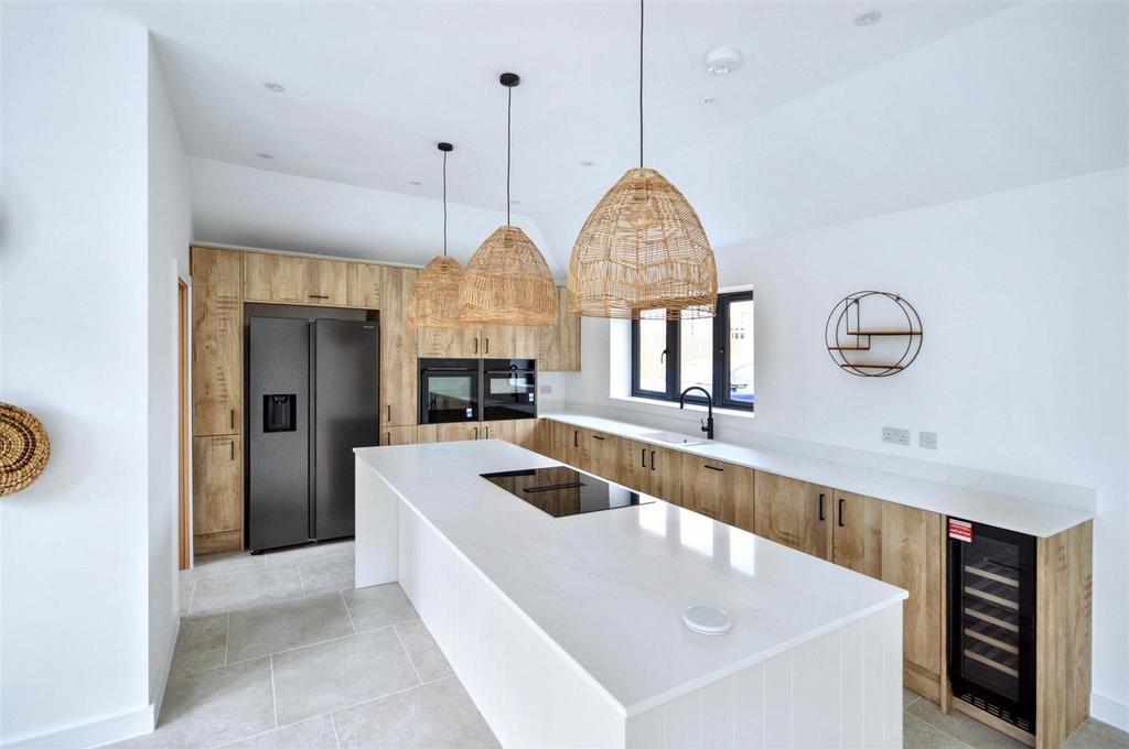 Open plan Kitchen (9).jpeg