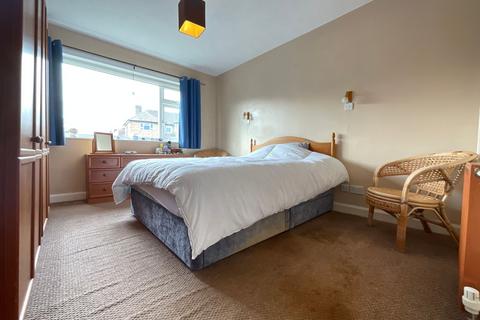 2 bedroom flat for sale, Weydale Avenue, Scarborough, YO12