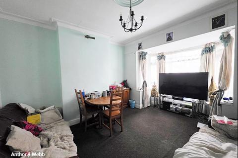4 bedroom terraced house for sale, Connaught Gardens, Palmers Green, N13