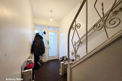 4 bedroom terraced house for sale, Connaught Gardens, Palmers Green, N13