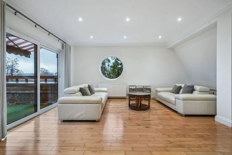3 bedroom flat for sale, Welcote Drive, Northwood HA6