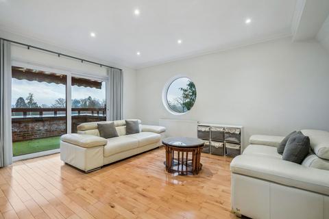3 bedroom flat for sale, Welcote Drive, Northwood HA6