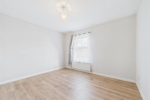 undefined, Garden Row, Hitchin SG5