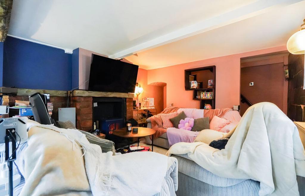 Sitting Room/Bedroom
