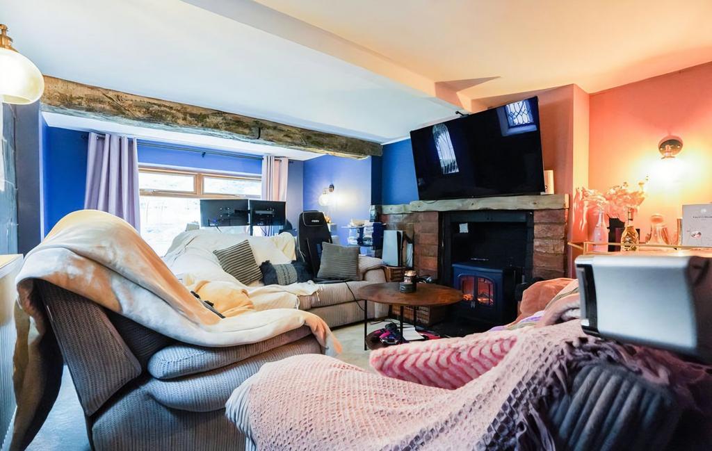 Sitting Room/Bedroom