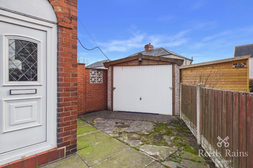 Driveway & Garage