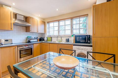 undefined, Salisbury Mews, Fulham, London, SW6