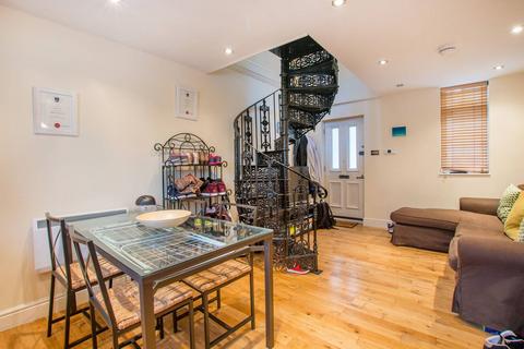 undefined, Salisbury Mews, Fulham, London, SW6