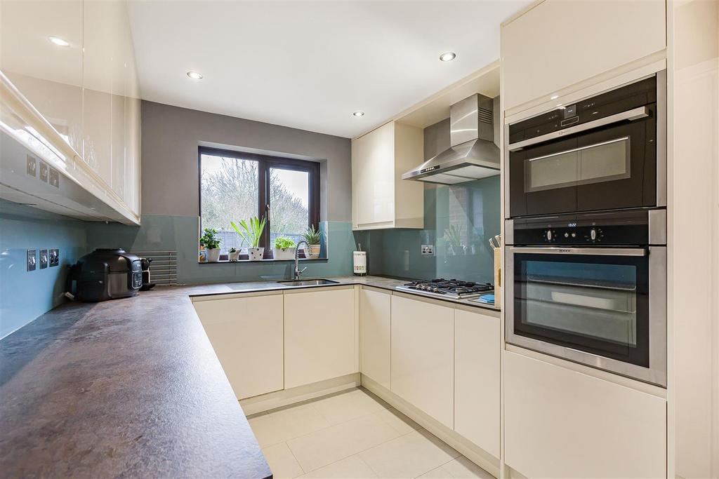 Fitted Kitchen