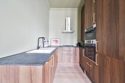 1 bedroom flat to rent, Redcliffe Gardens, Chelsea, London, SW10