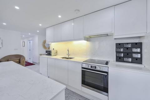 3 bedroom flat to rent, Earls Court Road, Earls Court, London, SW5