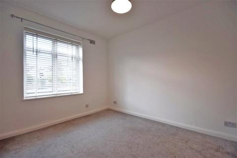 2 bedroom apartment to rent, Cross Deep, Twickenham