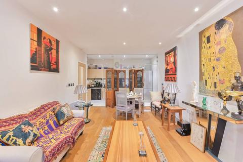 2 bedroom flat for sale, Wendle Square, Battersea, London, SW11