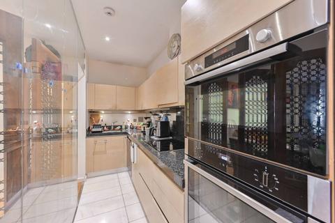 2 bedroom flat for sale, Wendle Square, Battersea, London, SW11