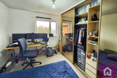 2 bedroom flat for sale, Reeves Court, Canterbury Gardens, Salford, M5