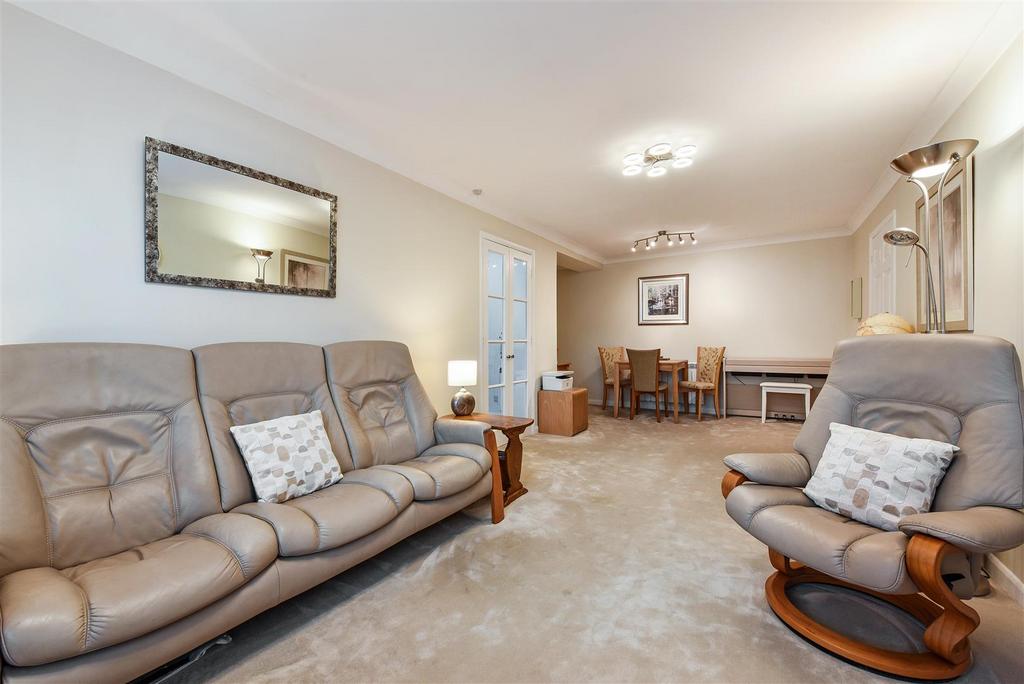Sitting/Dining Room