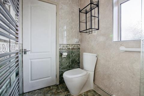 3 bedroom semi-detached house for sale, Whinney Moor Avenue, West Yorkshire WF2